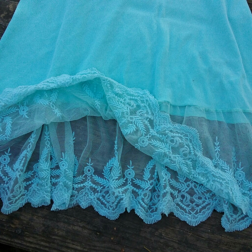 Umgee - Picture 3 of 10